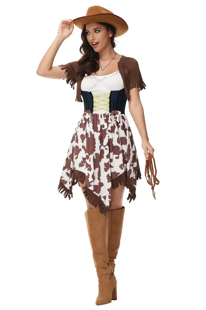 Déguisement femme cowgirl western, robe à franges et motif vache, pour Halloween, carnaval ou fête à thème.