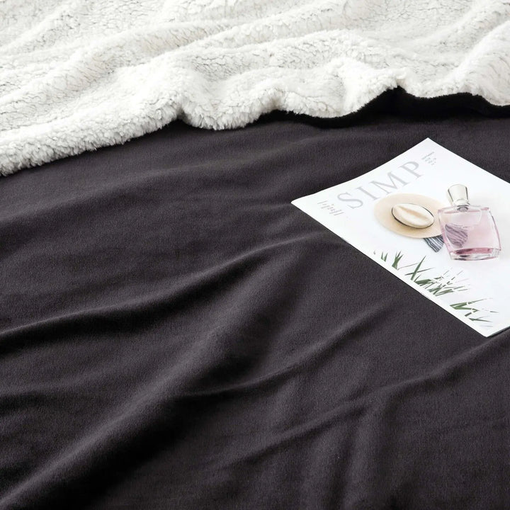Couverture polaire sherpa chaude et réversible pour le salon ou la chambre, douce et confort.