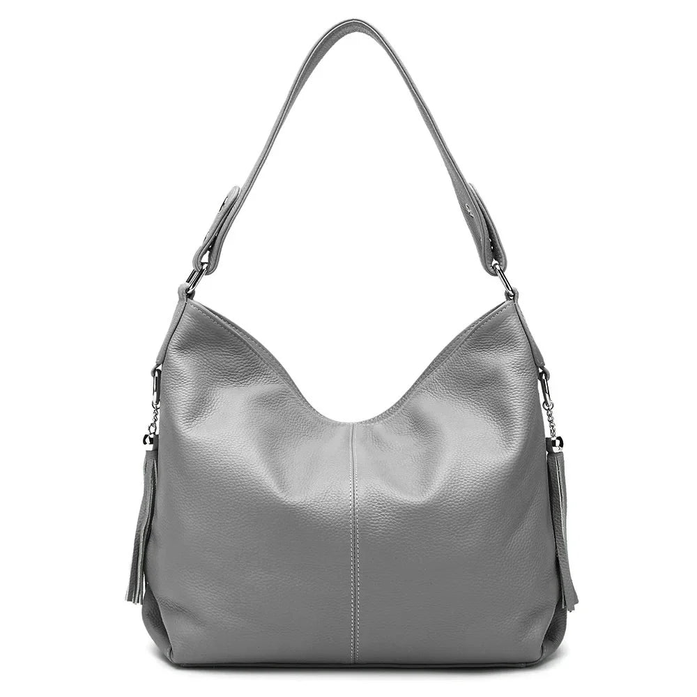 Sac à main grand modèle pour femme, organisation intelligente, touche de style unique.