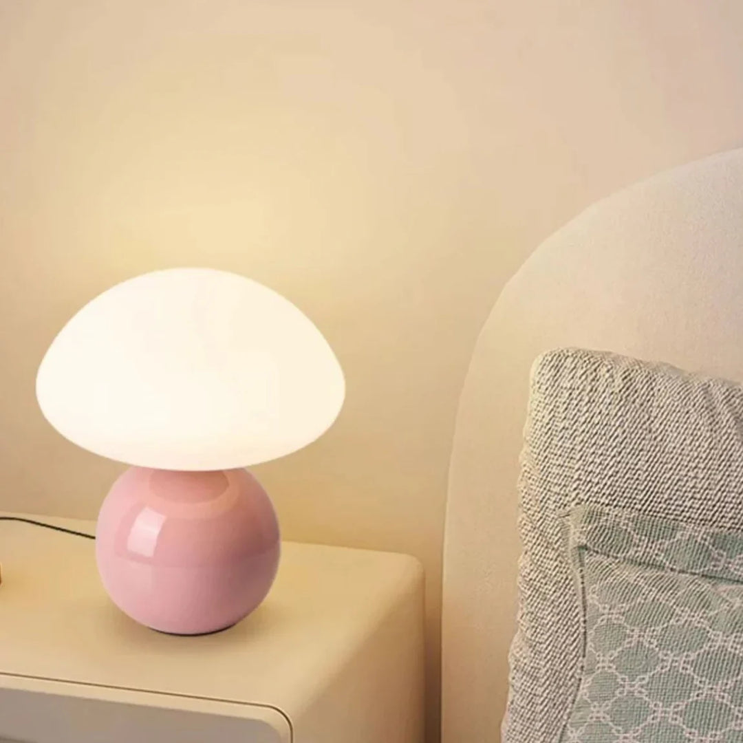 Lampe de chevet LED tactile SereneGlow. Design moderne, lumière ambiante réglable, parfaite pour économie d'énergie.