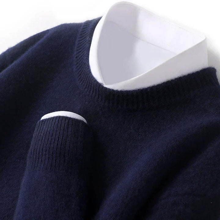 Pull en laine mérinos grise pour homme, un basique élégant et chaud pour l'hiver.