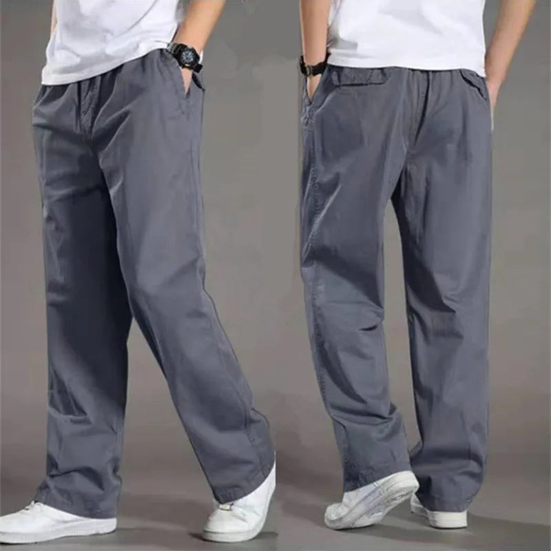 Pantalon cargo pour homme coupe décontractée, taille élastique et cordon, offrant confort et style polyvalent.