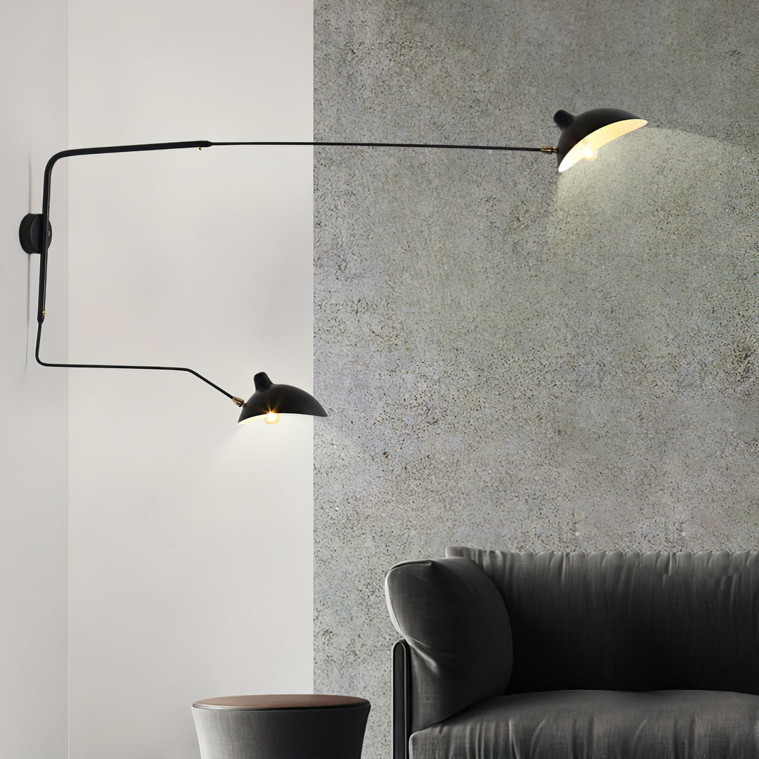 Luminaire mural rétro, bras réglable, design 1950, parfait pour un décor vintage.