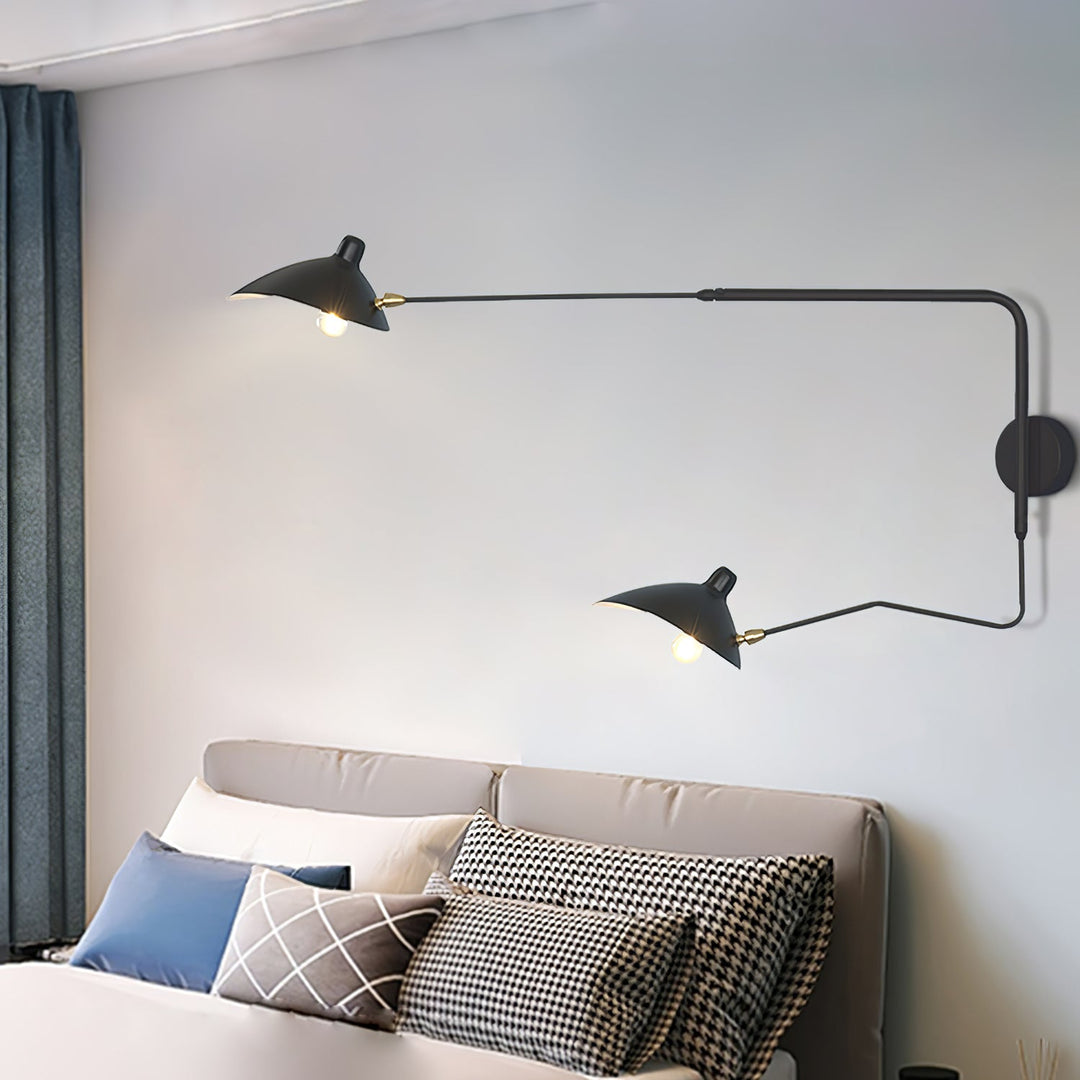 Applique murale moderne, bras réglable, style Mouille pour une touche de sophistication.