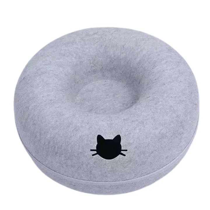 Nid tunnel chat rond en feutre gris. Lit douillet, jouet et cachette multi-fonction pour le bien-être du chat.