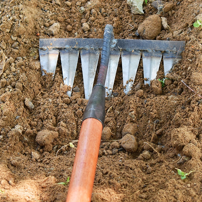 Outil manuel GardenGlide pour désherber le jardin, idéal pour l'entretien et le jardinage facile.