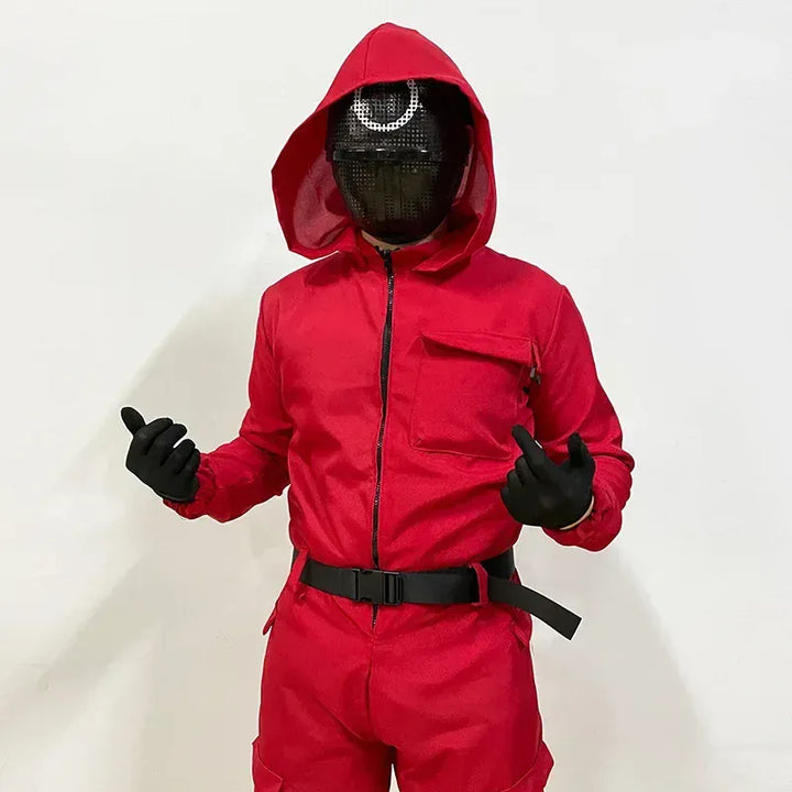 Déguisement garde Squid Game adulte en polyester avec masque triangle noir pour cosplay de la série.