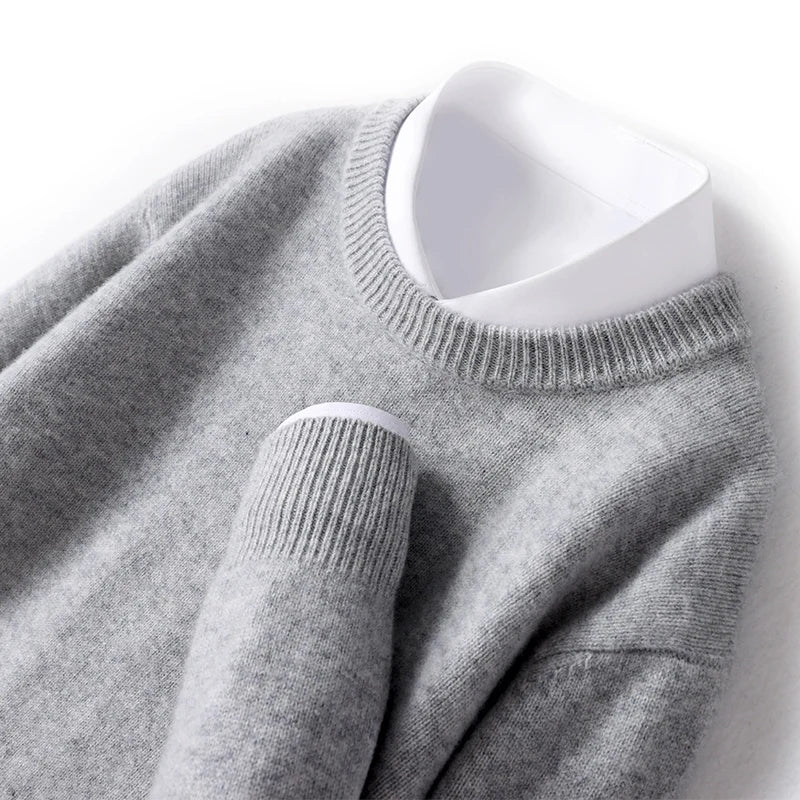 Élégant pull casual homme en pure laine mérinos, chaleur et douceur garanties.