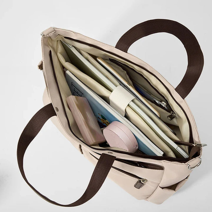 Sac femme élégant pour l'université, grande capacité, léger, doté de poches organisatrices pratiques.