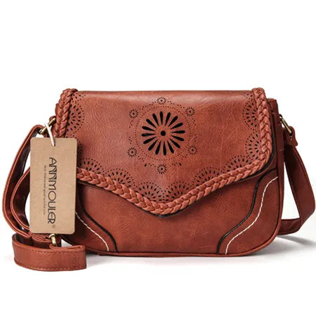 Sac à main bordeaux femme en similicuir, design bohème élégant, accessoire polyvalent.