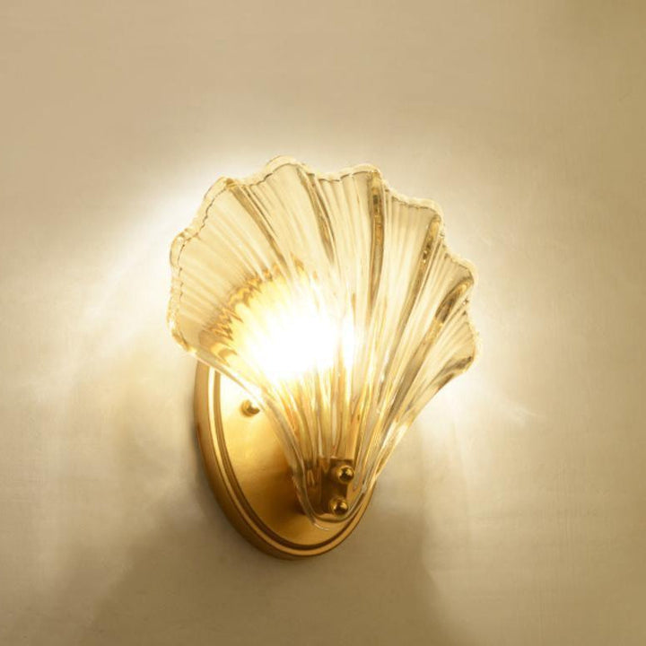 Lumière d'ambiance côtière: applique murale coquillage, design unique.