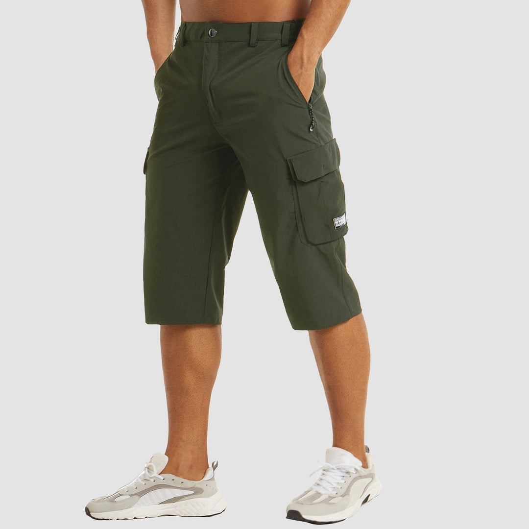 Mode masculine: short cargo décontracté pour l'été, léger et confortable.