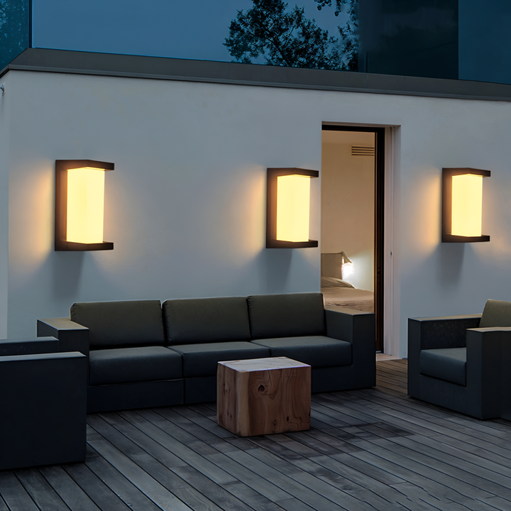 Lampe murale LED extérieure étanche IP65, détecteur de mouvement, idéale pour toute météo.