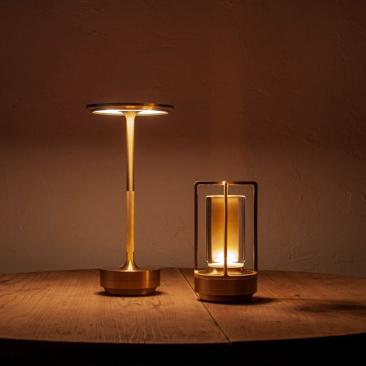 Lampe d'ambiance LED sans fil en cristal cylindrique. Parfaite pour table ou bureau, décoration moderne.