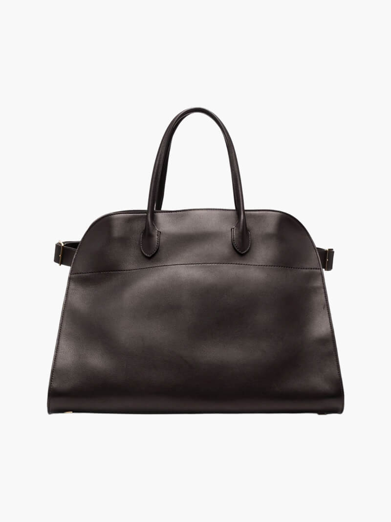 Intérieur spacieux d'un sac bandoulière en cuir femme, organisation facile pour vos essentiels.