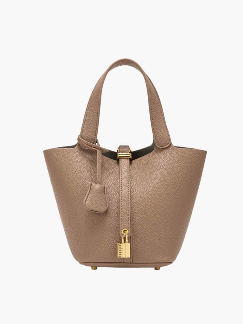 Sac à main femme organisé en cuir, idéal pour ranger vos essentiels avec style et facilité.