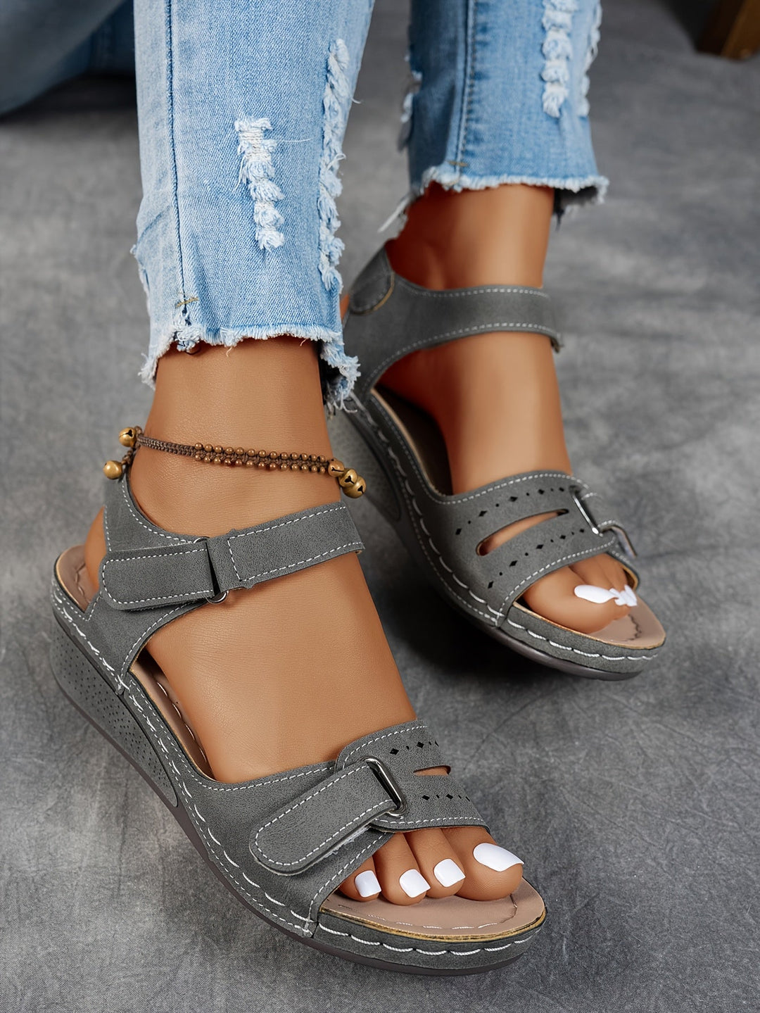 Chaussures femme plateforme, respirantes et confortables, idéales pour l'été décontracté.