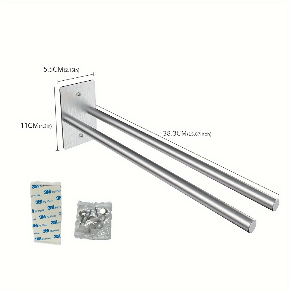 Porte-serviettes mural moderne, argent brossé, pour une salle de bain organisée.