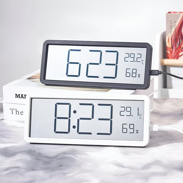 Horloge murale LED numérique moderne affichant l'heure, la température et l'humidité, parfaite pour salon ou bureau.