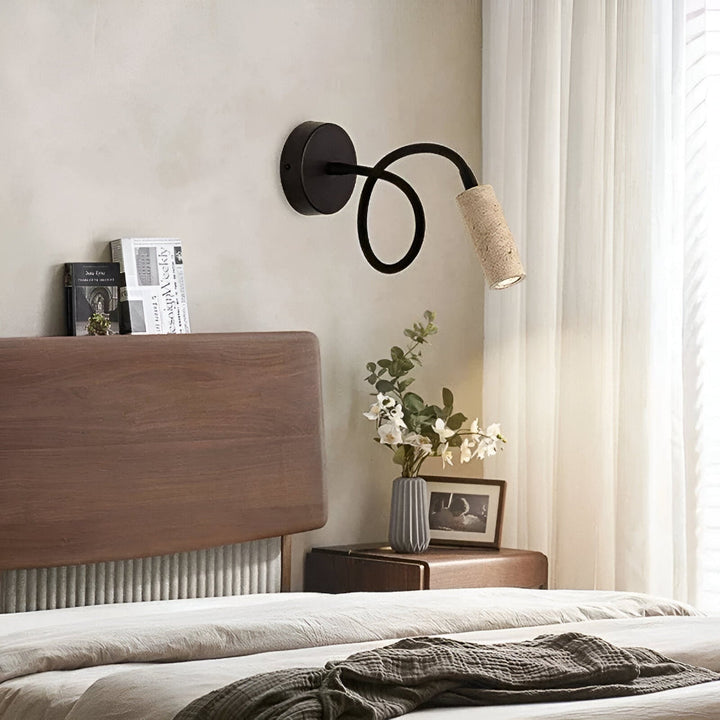 Luminaire LED mural en travertin jaune, style élégant, parfait pour la décoration intérieure.