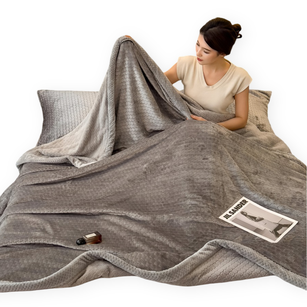 Couverture en velours polyester, design patchwork contemporain, confort assuré, très douce.