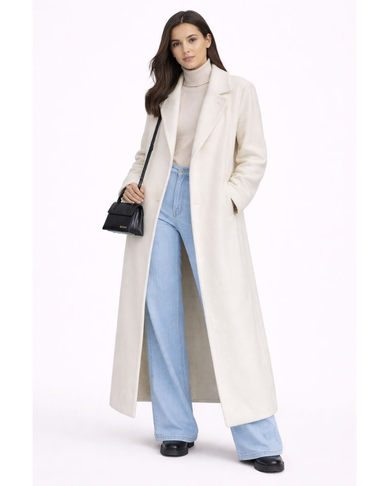 Manteau femme oversize chaud et élégant pour l'hiver, parfait pour un look tendance et confortable.