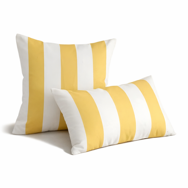Housse de coussin extérieur rayée, imperméable, idéale pour décoration de jardin estivale. Design moderne et chic.