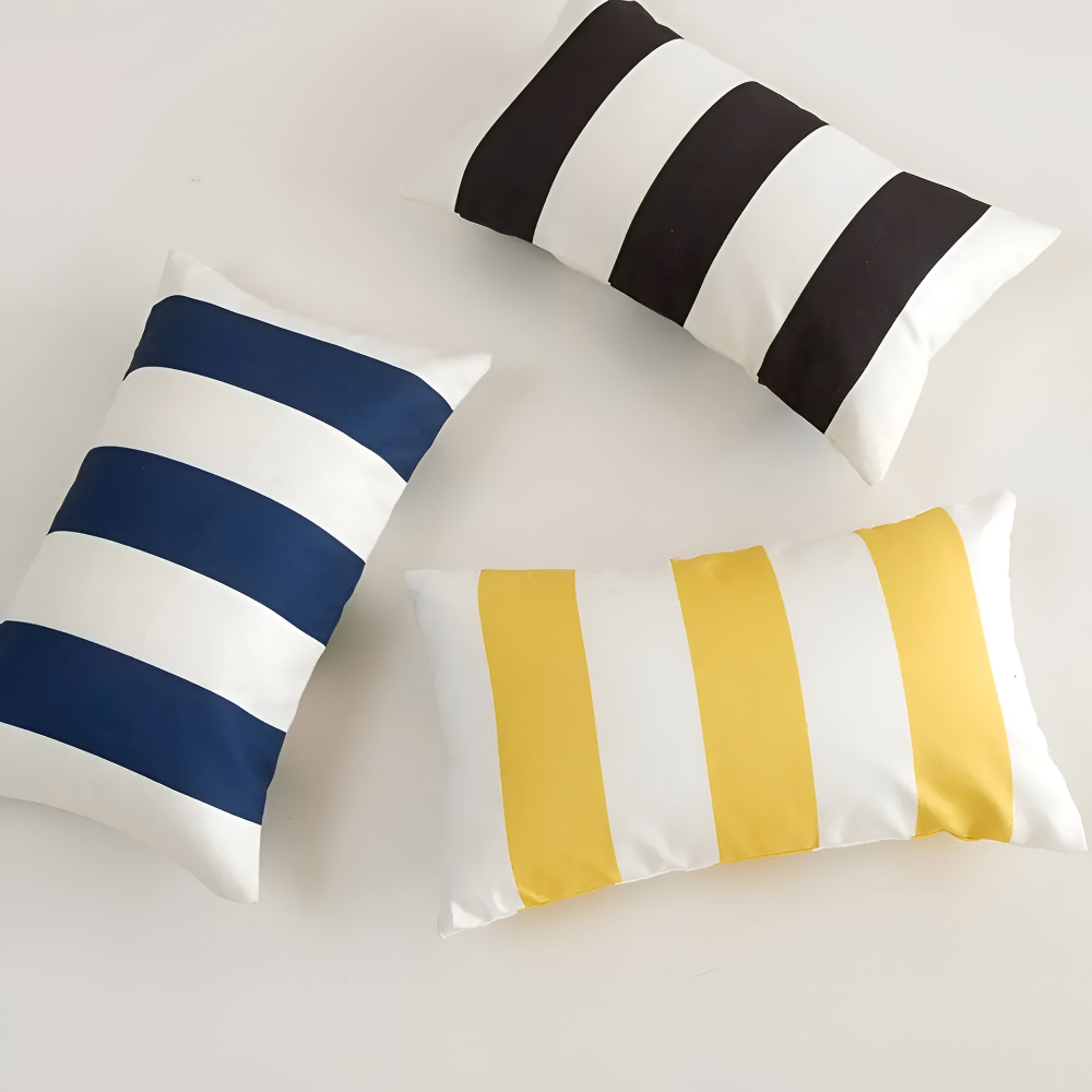 Housse de coussin imperméable rayée, protection et décoration estivale pour jardin et terrasse. Housse déhoussable.