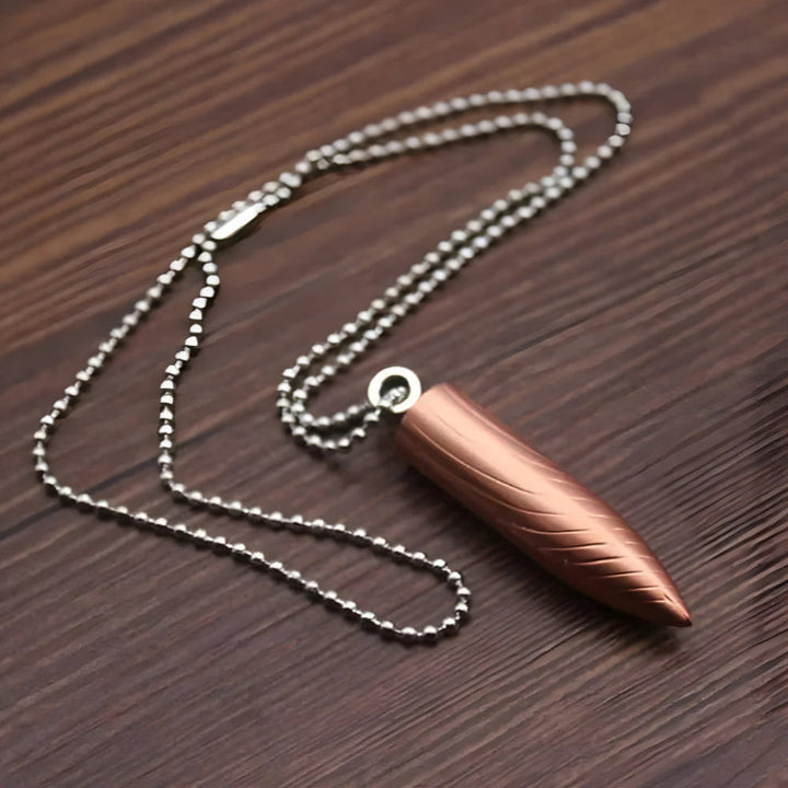 Allume-feu compact de survie, étanche, idéal en porte-clés pour camping, randonnée et urgences.