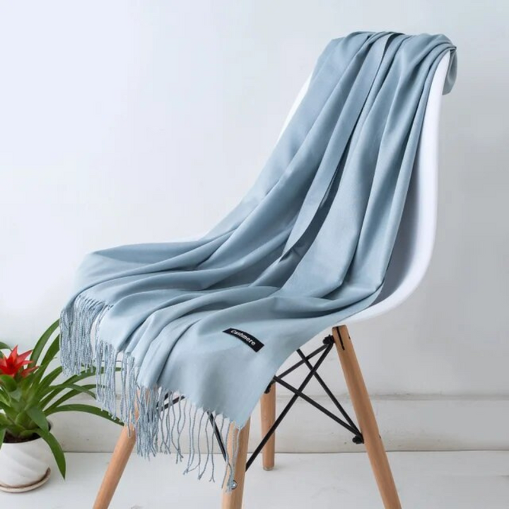 Écharpe femme cachemire, douceur et confort. Idéale pour l'automne-hiver, un cadeau parfait.