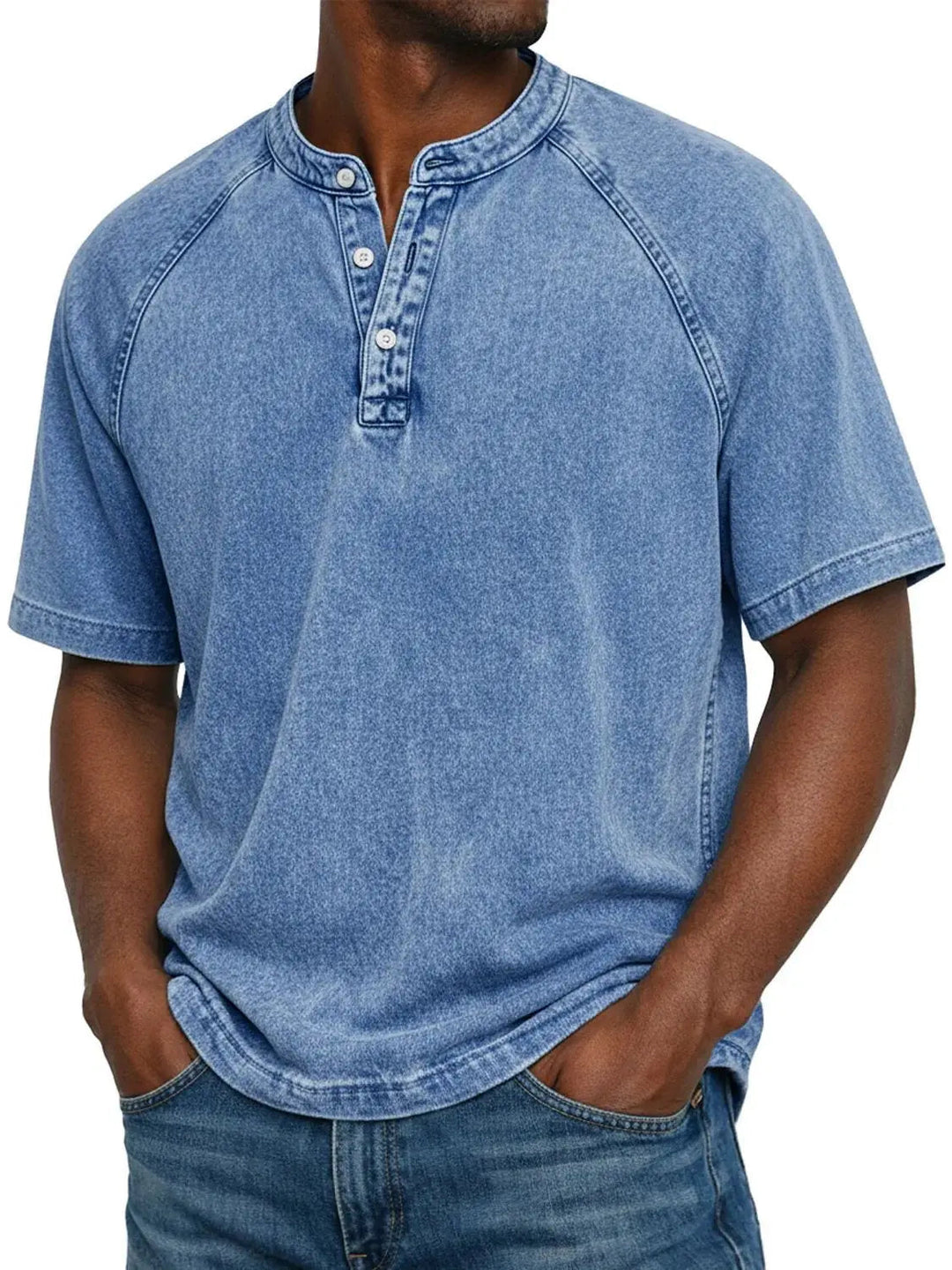 T-shirt Henley homme polyvalent, manches courtes. Col boutonné. Idéal pour un look décontracté moderne.