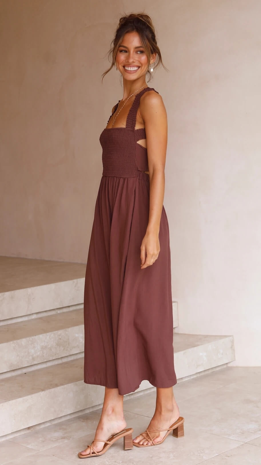Robe longue chic AURORA pour femme, style maxi élégant. Idéale pour soirées printanières ou estivales décontractées.
