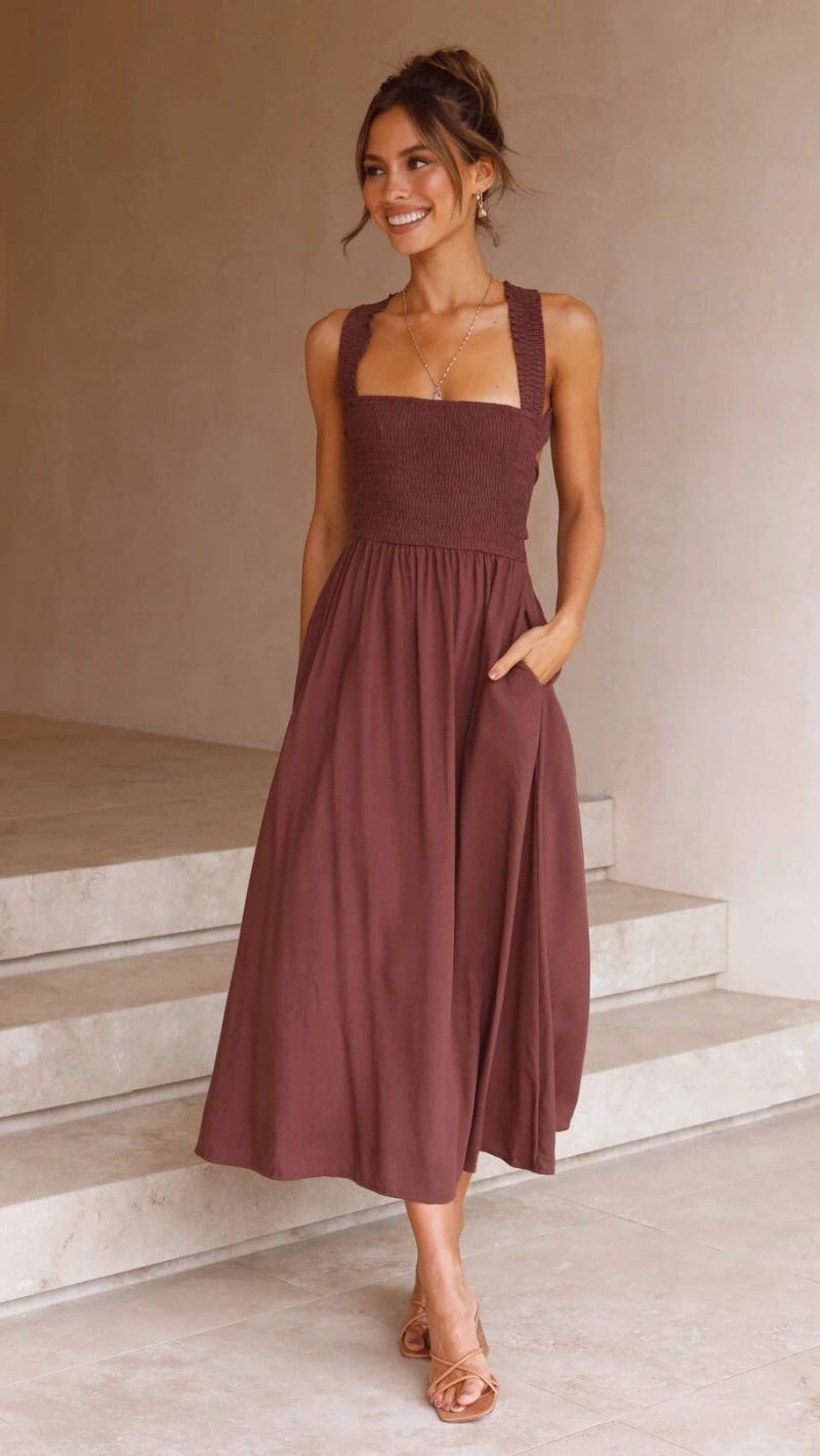 Robe longue maxi AURORA femme, idéale printemps/été. Chic décontracté, parfaite pour les journées ensoleillées.
