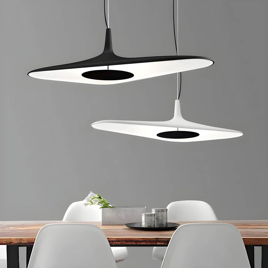 Lustre TIPI moderne, luminaire design contemporain. Finition épurée pour un éclairage sophistiqué de maison.