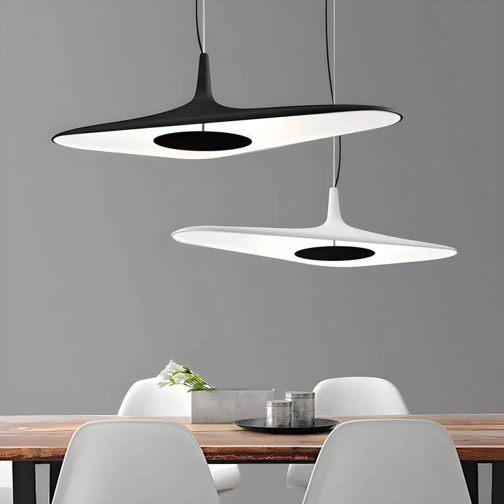Lustre TIPI moderne, luminaire design contemporain. Finition épurée pour un éclairage sophistiqué de maison.