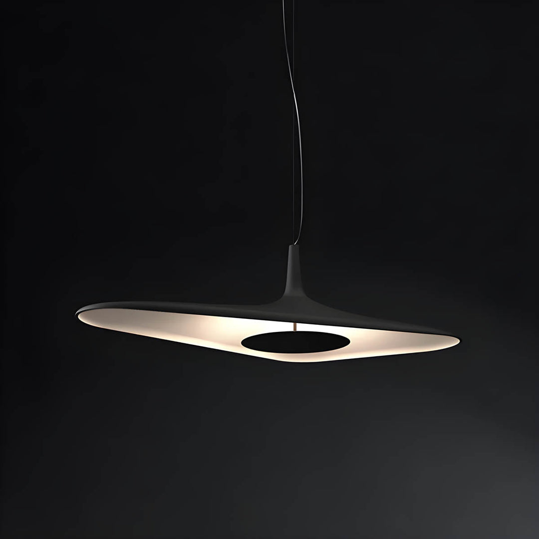 Lustre TIPI vu d'en bas, éclairage plafonnier LED moderne. Structure décorative élégante pour la maison.