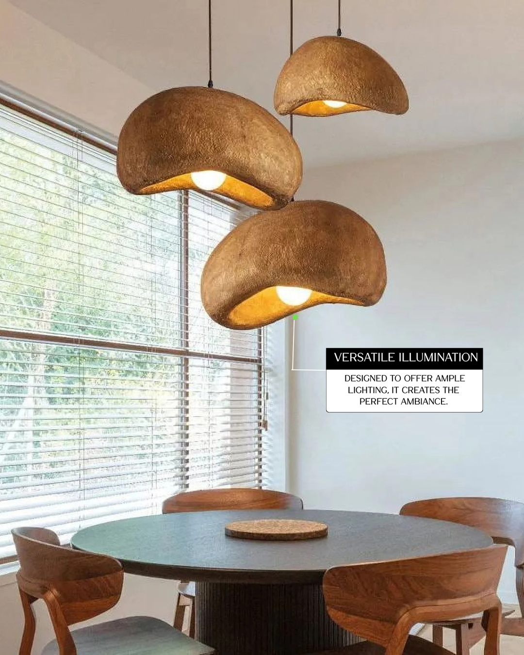 Suspension organique design, diffuse un éclairage doux et contemporain pour votre intérieur.