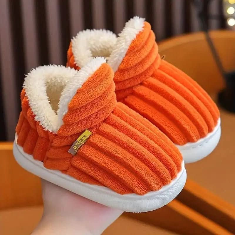 Pantoufles femme douces, parfaites pour se détendre, offrent chaleur et confort durable.