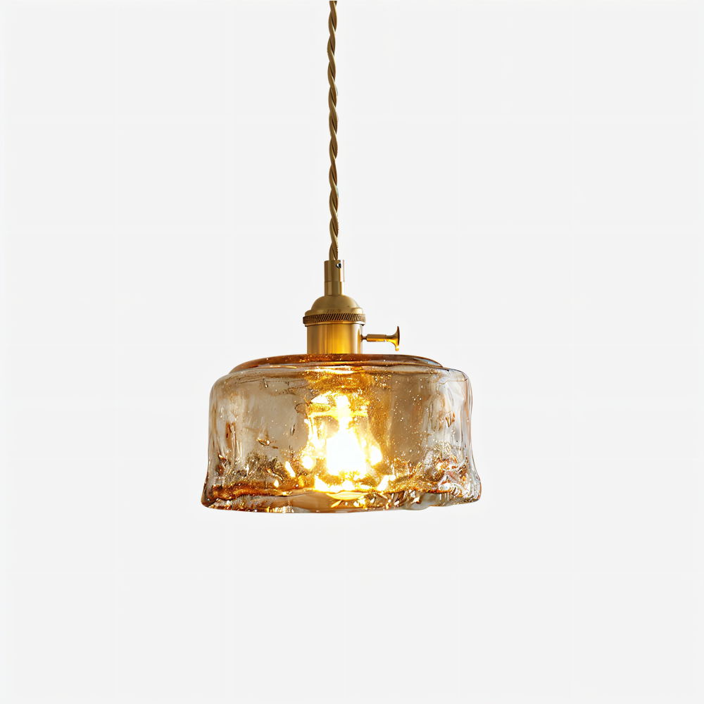 Luminaire vintage laiton et verre, finition impeccable, style authentique.