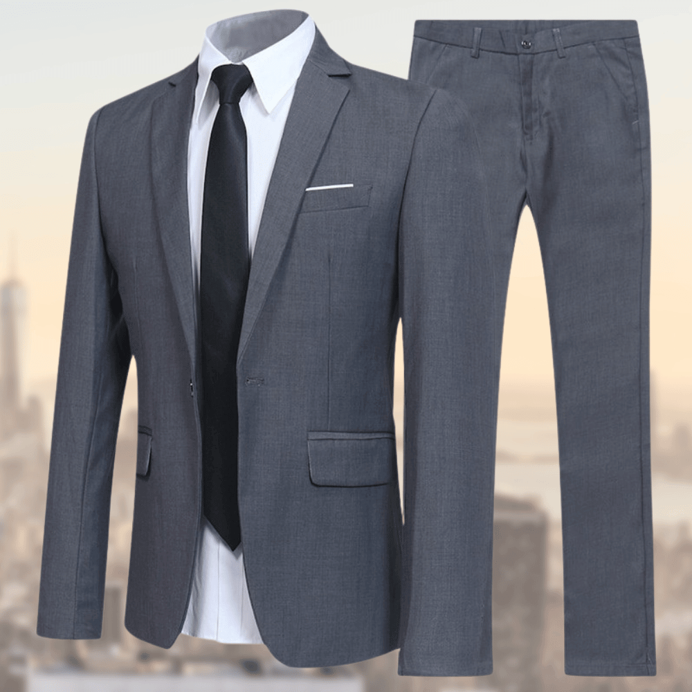 Costume homme élégant ajusté deux pièces. Parfait pour affaires, mariages et cérémonies formelles.
