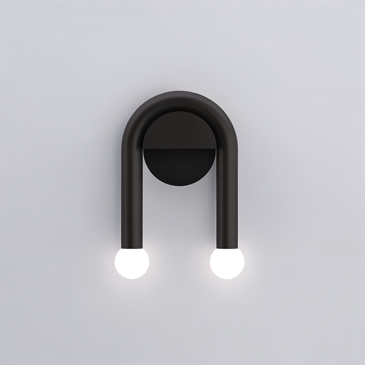 Applique murale LED noire moderne pour un éclairage intérieur élégant.
