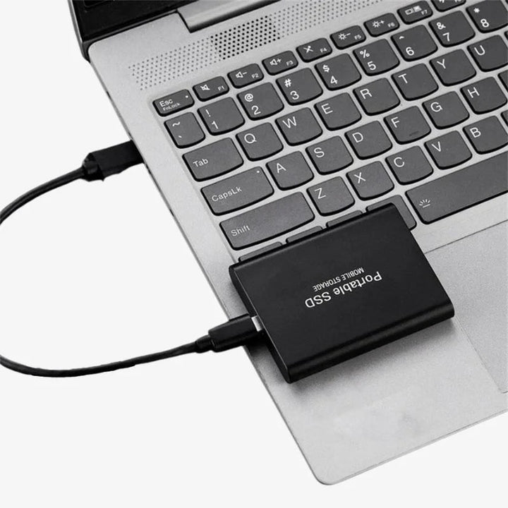 Stockage externe ultrarapide ByteX SSD, améliore les performances de transfert de données et l'accès aux fichiers.
