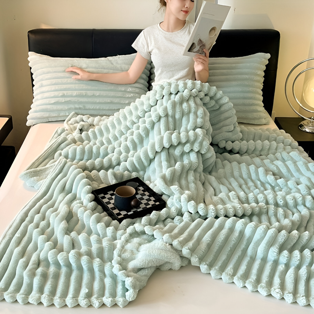 Plaid de qualité supérieure, polaire douce. Motif rayé élégant, pour une décoration chic.