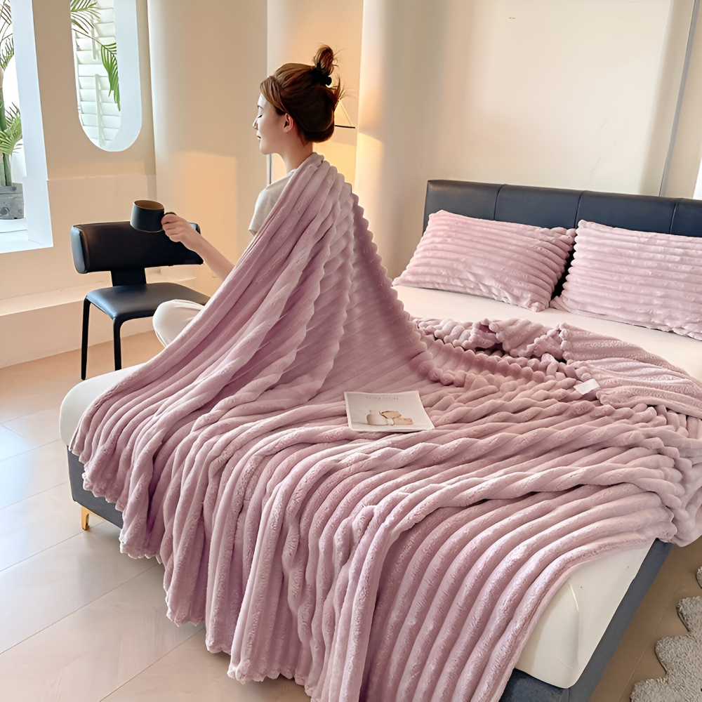 Jeté de canapé polaire confortable, un accessoire indispensable pour les soirées fraîches, toutes saisons.