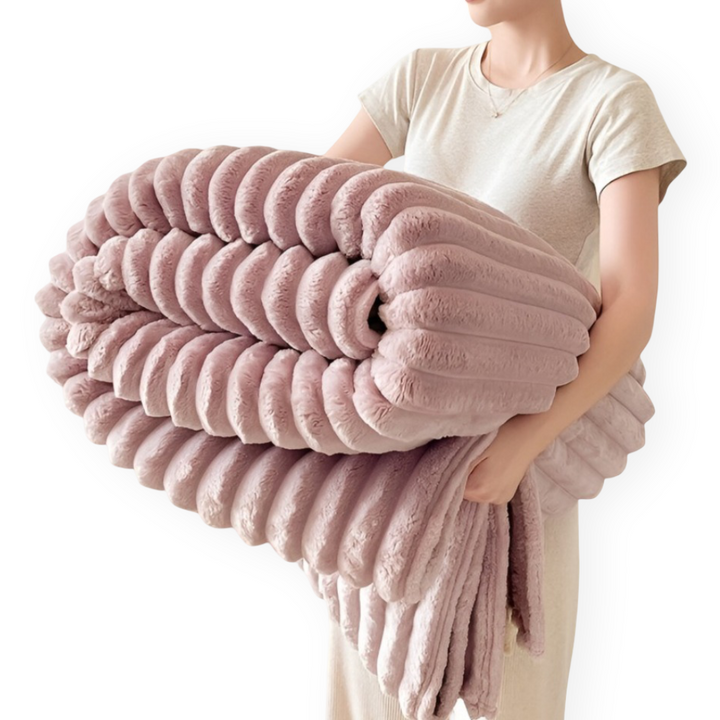 Plaid chaud et respirant, polaire à rayures. Pour un bien-être quotidien et une déco stylée.