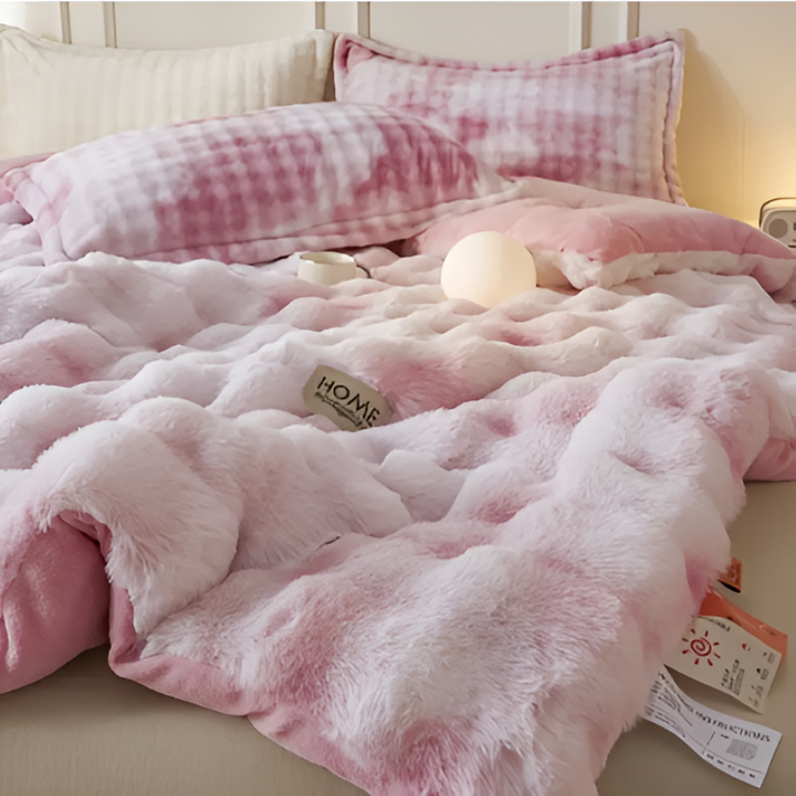 Repos assuré avec la couette VelouraDream, fleece de lait, douceur naturelle et bien-être.