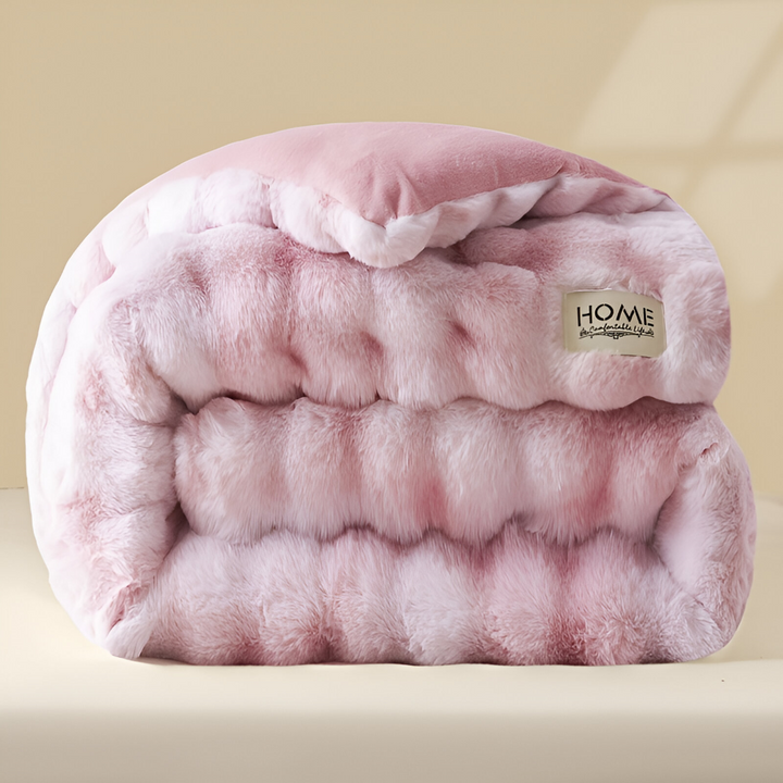 Literie haut de gamme: couette VelouraDream en fleece de lait, idéale pour la décoration de chambre.