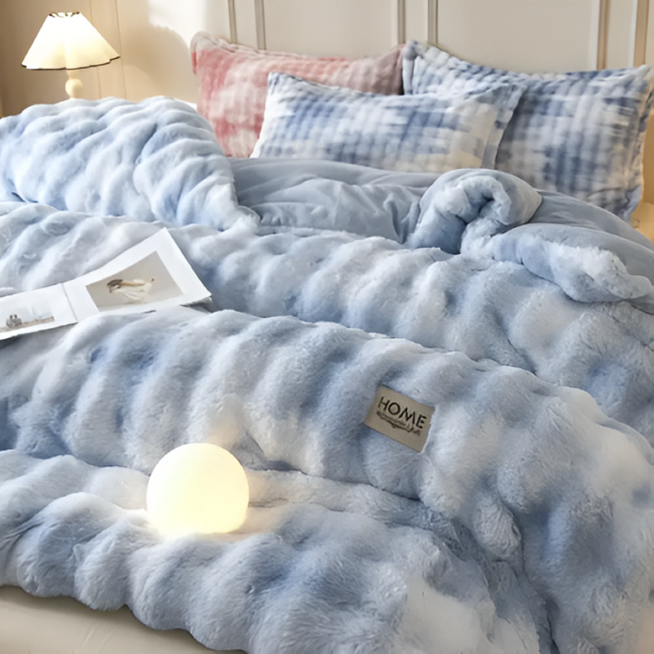 Ambiance cosy: couette VelouraDream en fleece de lait, confort absolu pour votre lit.