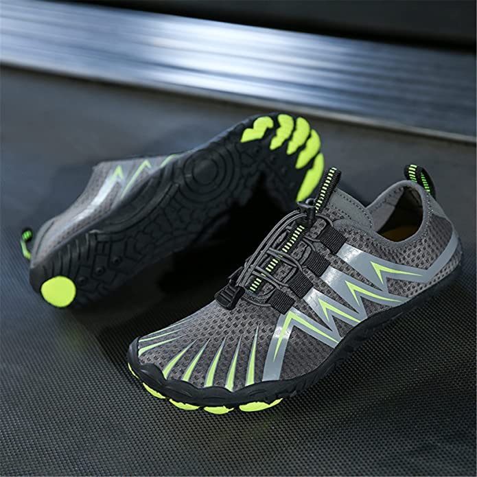 Chaussures d'eau légères et confortables, offrant un maintien optimal pour toutes les activités.