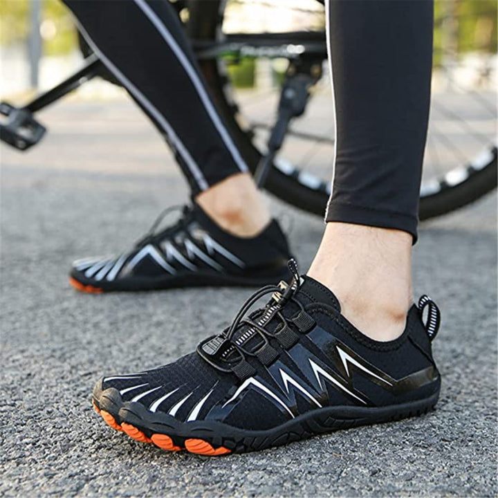 Chaussures d'eau légères à séchage rapide, conçues pour le kayak et les activités nautiques.